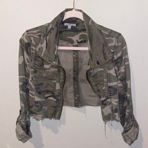 Cropped Camo light weight jacket